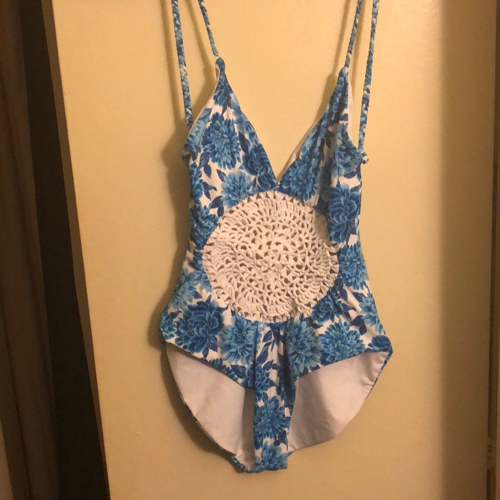 Frankies Bikinis size medium